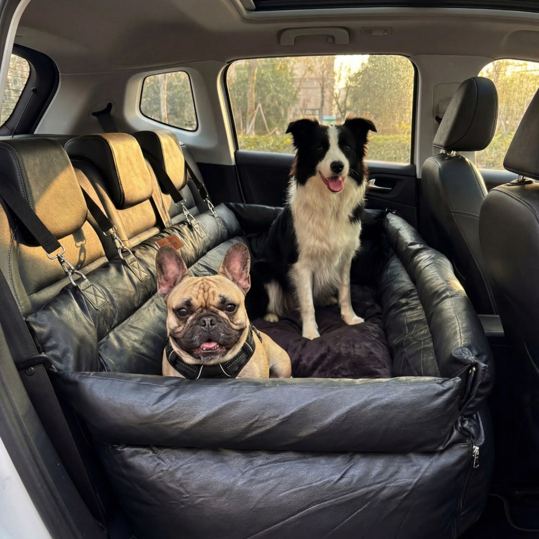 Idéal pour les familles nombreuses ! Notre format XL couvre toute la banquette arrière, offrant assez d'espace pour que plusieurs chiens voyagent ensemble sans se marcher dessus.
