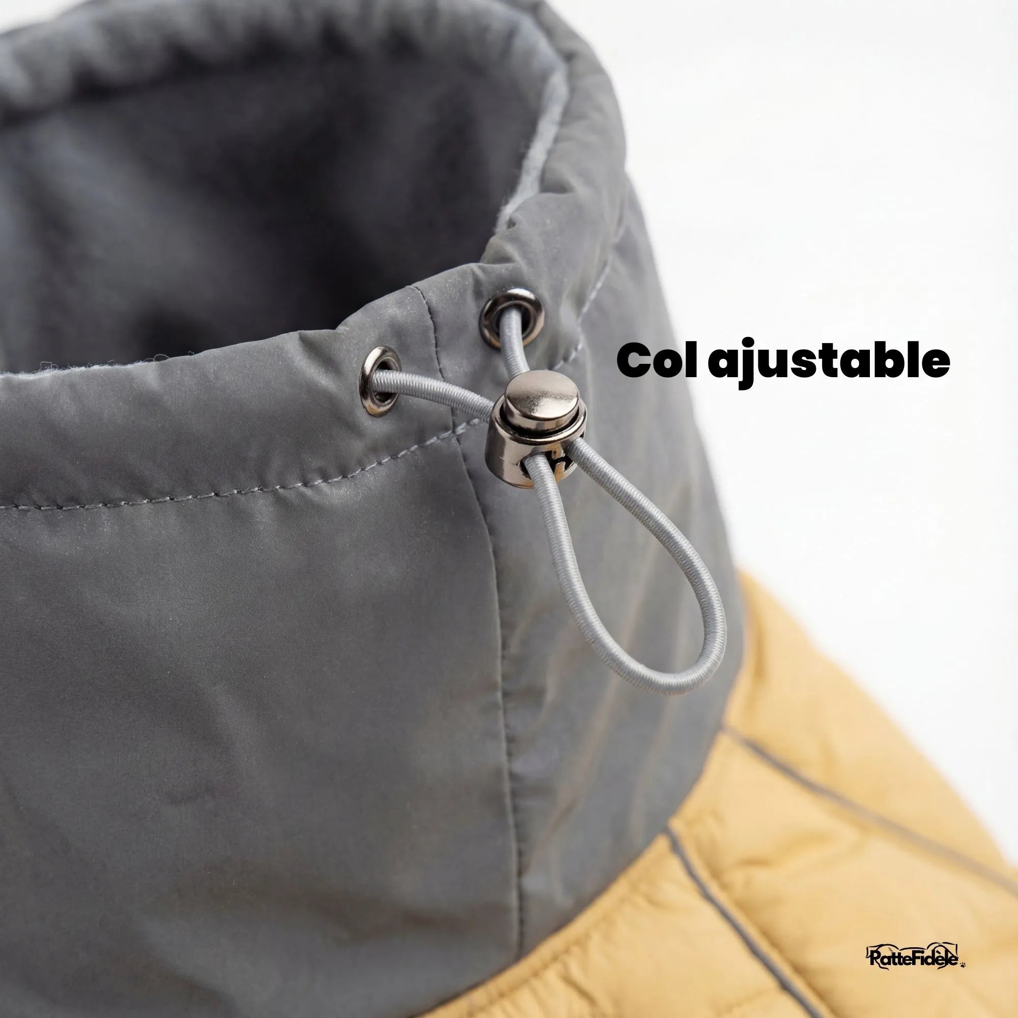 Détail du col montant ajustable avec cordon élastique pour protéger le cou du chien du vent et de la pluie.