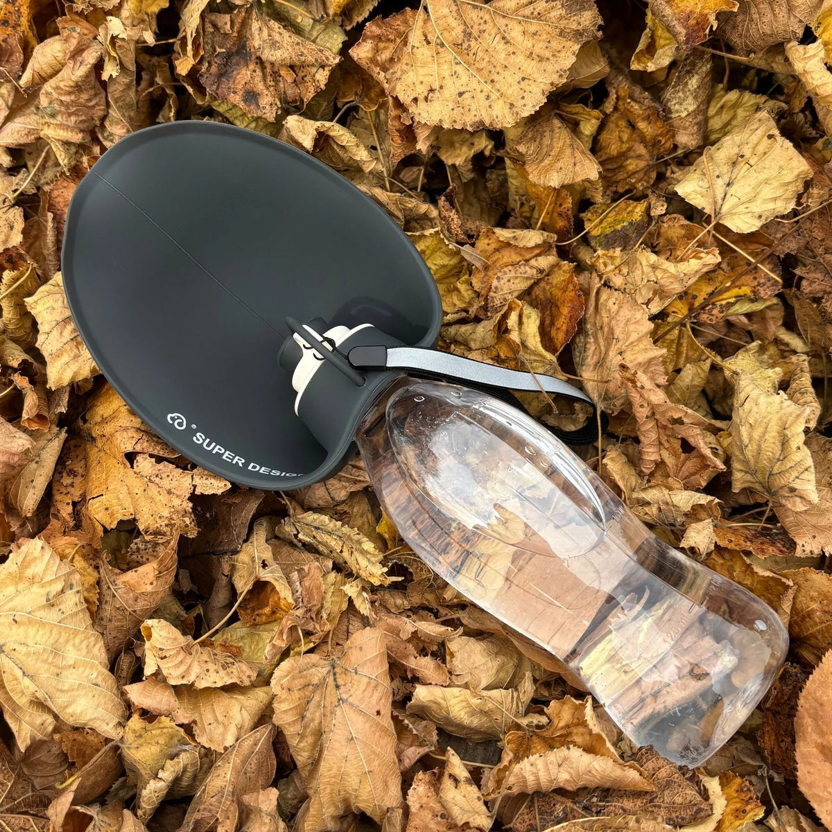 gourde pour chien noire 580 ml, bol intégré, bol déplié